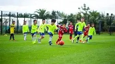 《巴塞罗那迎战布鲁日，锋线三杰拉什福德领衔，费兰&亚马尔强势加盟！》