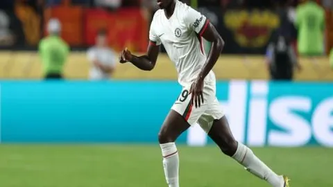 阿方索受伤休战敷冰，队员评价状态良好